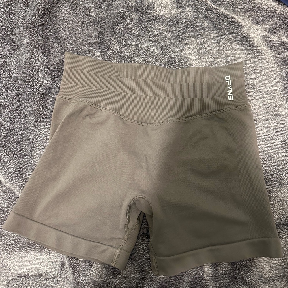 Dfyne shorts